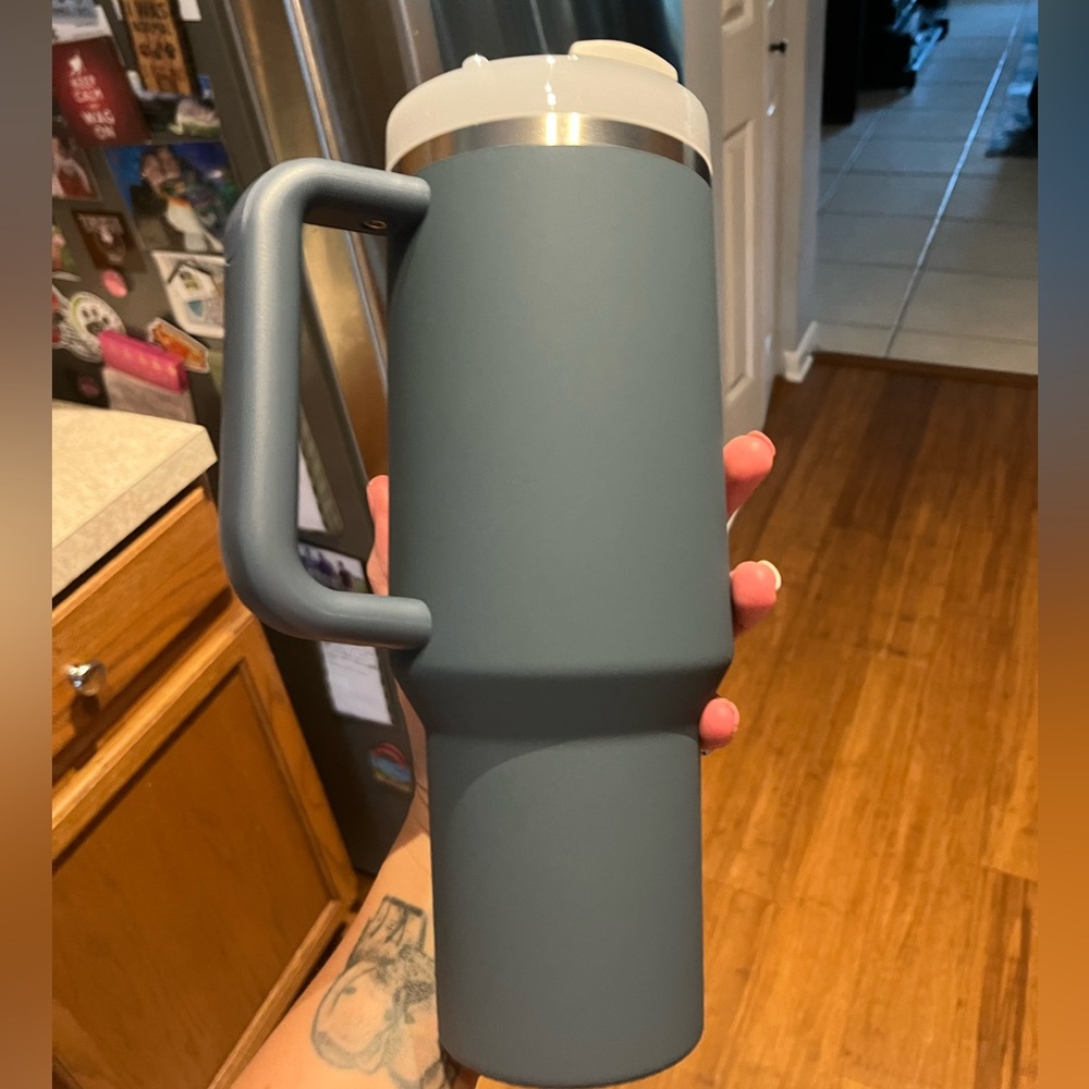 The Quencher H2.0 FlowState Tumbler Soft Matte